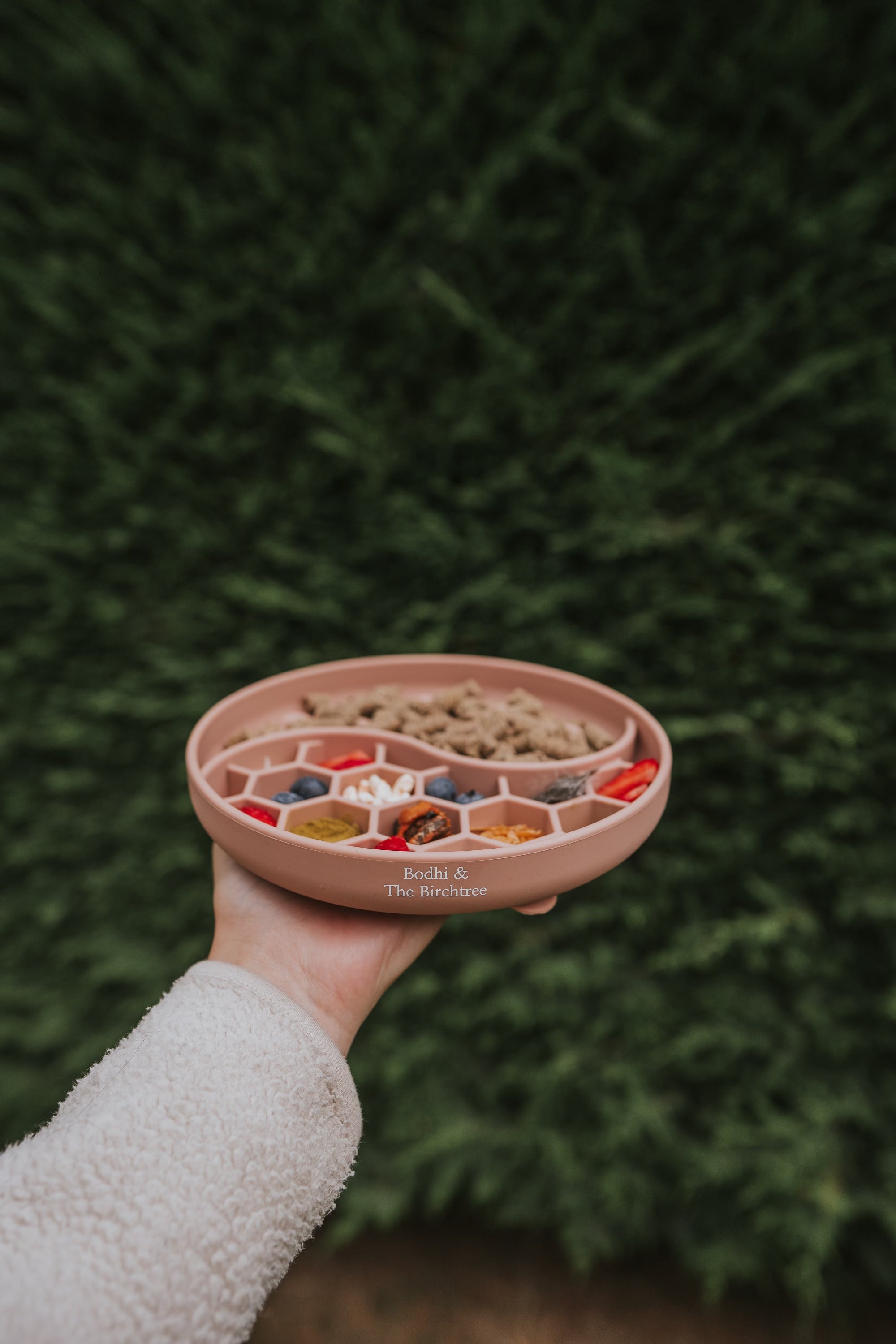 Bodhi & The Birchtree Honeycomb Slow Feeder Bowl In Dusky Pink - Bodhi & The Birchtree