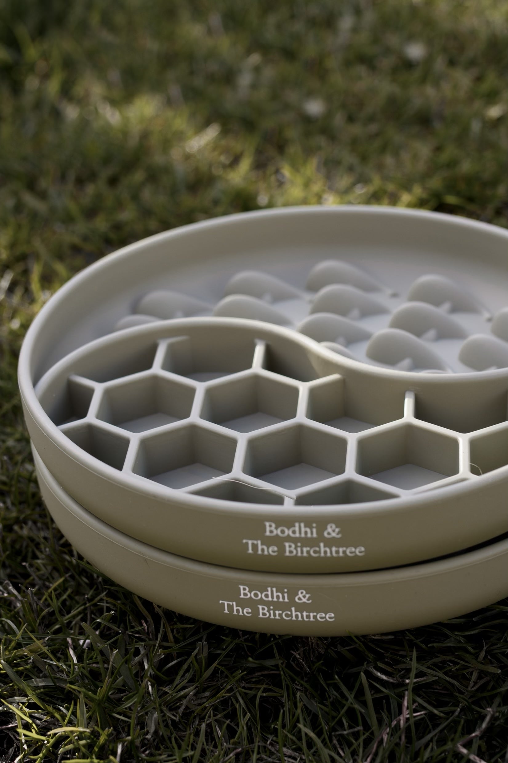 Bodhi & The Birchtree Honeycomb Slow Feeder Bowl In Olive - Bodhi & The Birchtree